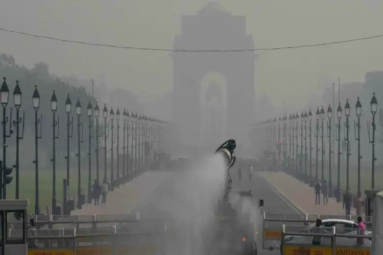Chances of rain in Delhi, air quality satisfactory