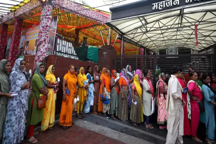 A new batch of over 7,500 pilgrims leaves for Amarnath Yatra