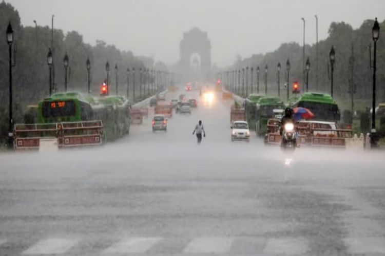 Rain in many areas of Delhi