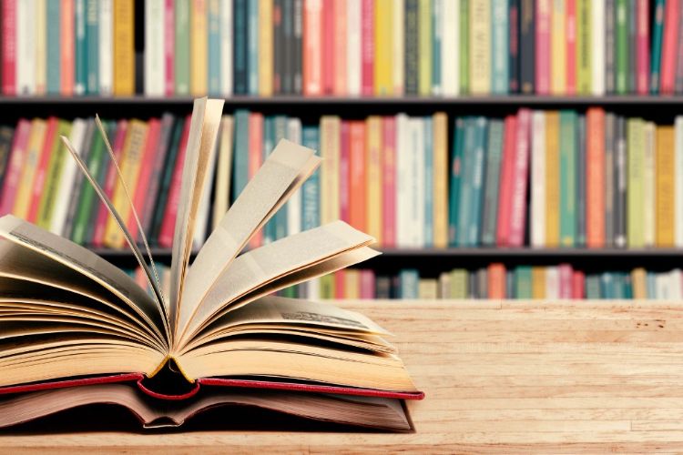 Education Minister accused two books of glorifying Gandhi family, Congress condemned