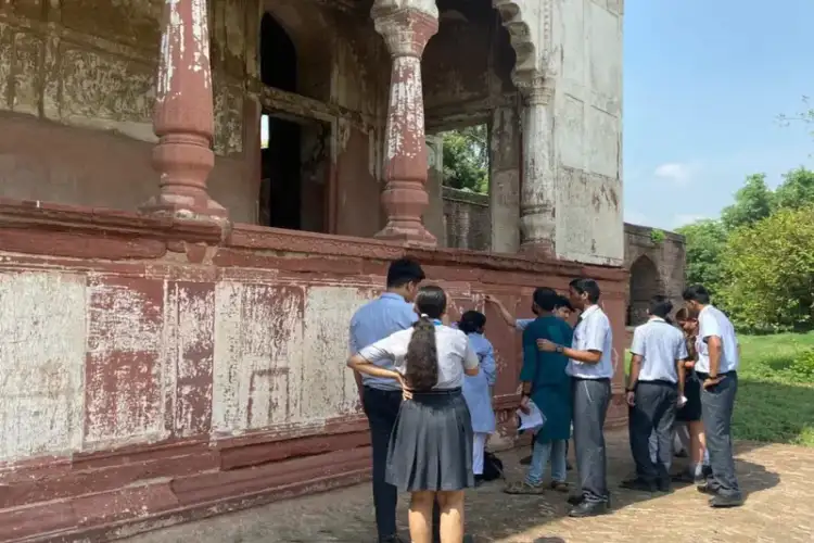 Delhi's Sheesh Mahal reopens after centuries in Shalimar Bagh: Date, timings, areas to explore - know here