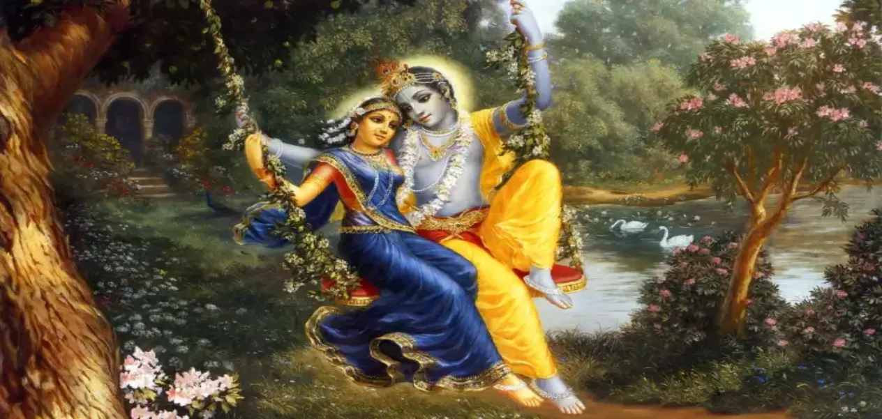 Why is swinging considered auspicious in the month of Saavan?