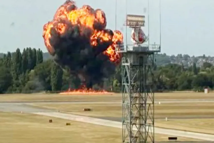 Plane crashes soon after takeoff in Britain