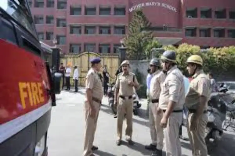 3 Delhi schools receive bomb threats