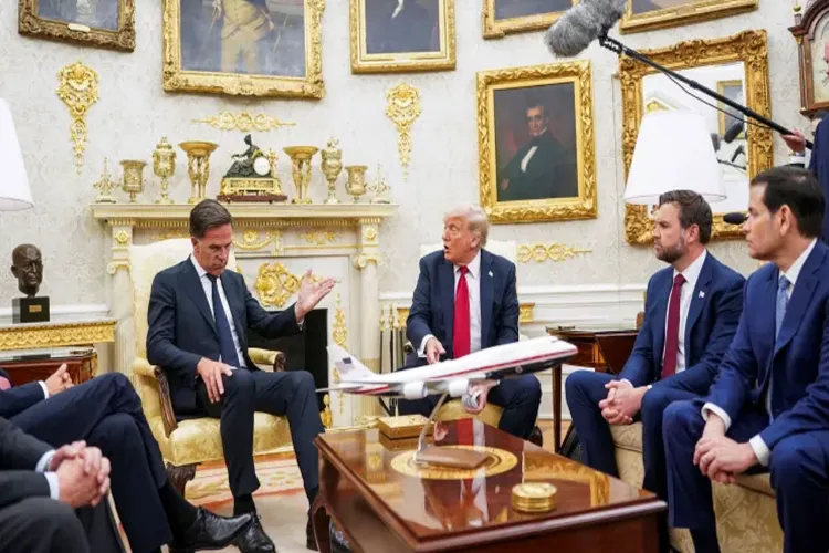 US to give more weapons to Ukraine, warns of tough tariffs on Russia