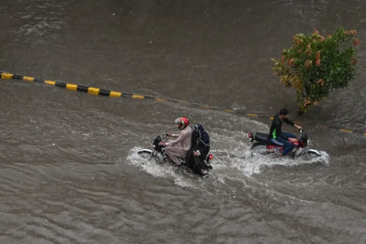 111 people including 53 children died in Pakistan due to monsoon rains