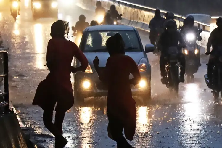 IMD sounds flash flood alert for 19 Jharkhand districts amid widespread rainfall