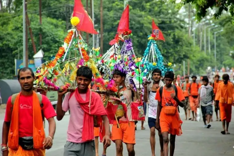 Delhi govt sets up welcome gates to greet 'kanwariyas'