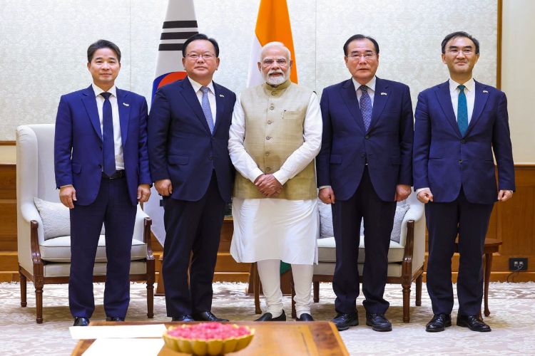 PM Modi meets Special Envoys from South Korea