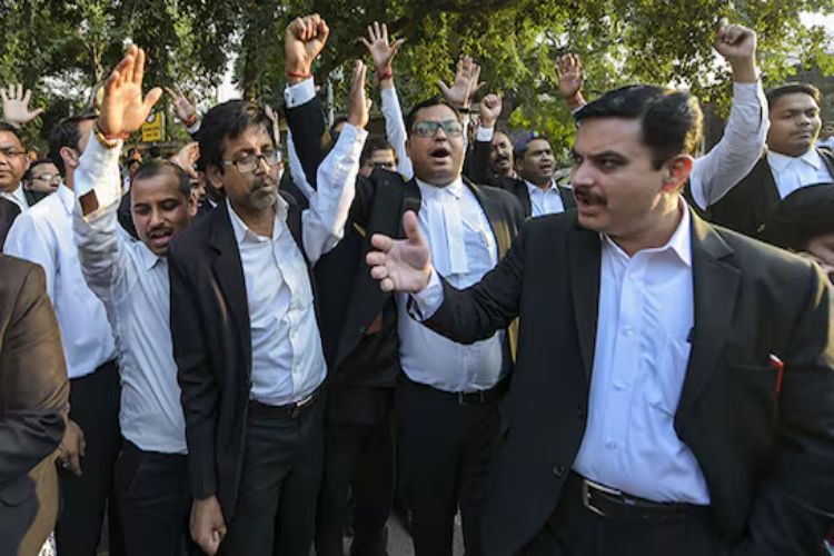 Saket Bar Association will go on strike on July 19