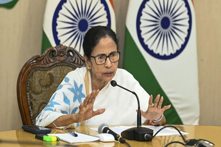 BJP government in Assam is threatening Bengali speakers: Mamata Banerjee