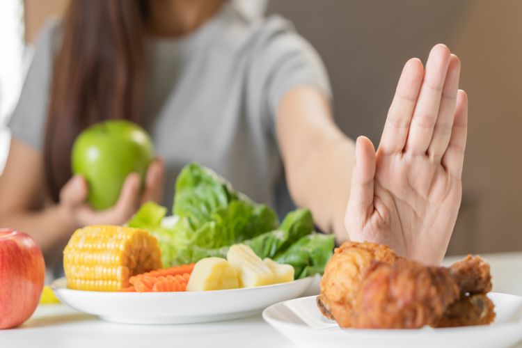 Why is it necessary to eat light and balanced food in summer? Know what to eat and what not to eat
