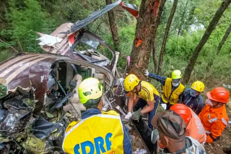 Uttarakhand helicopter accident: Chopper fell into a ditch after the rotor blade hit the overhead cable