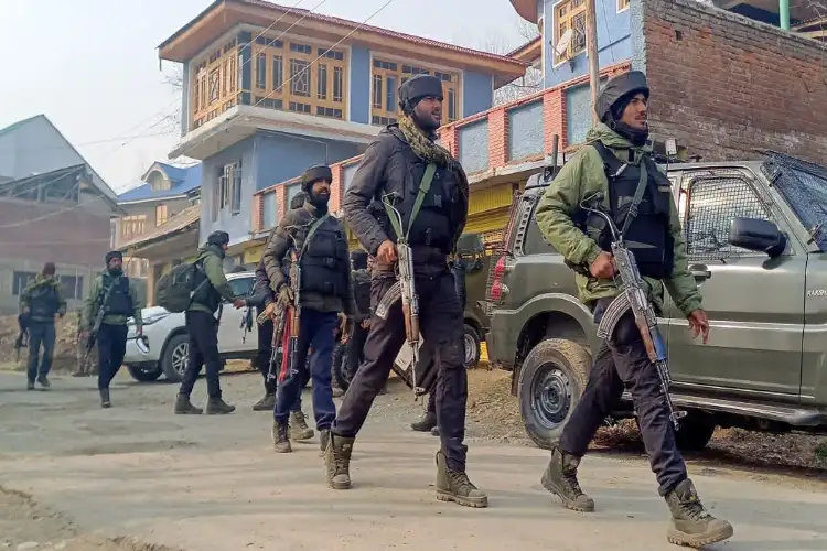 Search operation resumed to nab terrorists in Kishtwar, Jammu and Kashmir