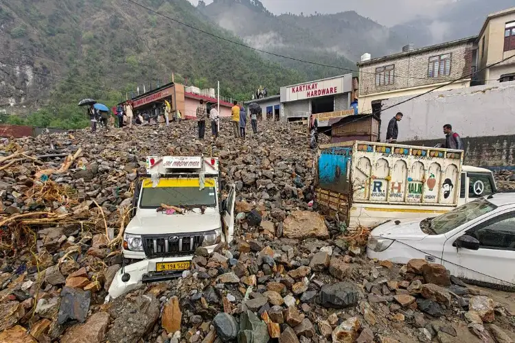 J-K: Heavy rainfall in Rajouri district for 3 consecutive days triggers landslides, damages houses and blocks roads