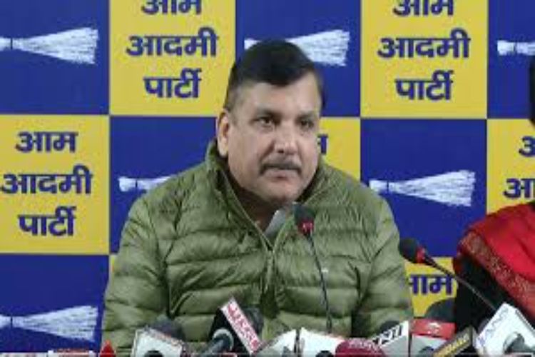 Is the identity of 8 crore voters in danger? Sanjay Singh raised questions on Election Commission