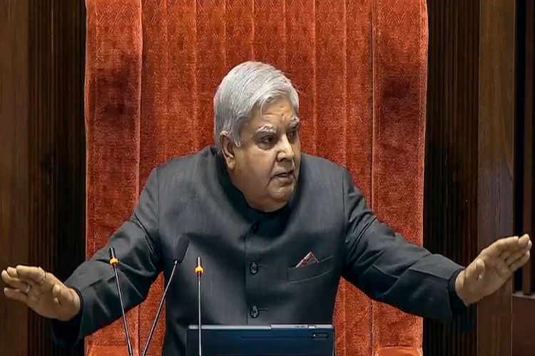 Congress is adamant on Dhankhar's demand for farewell honor, government is silent