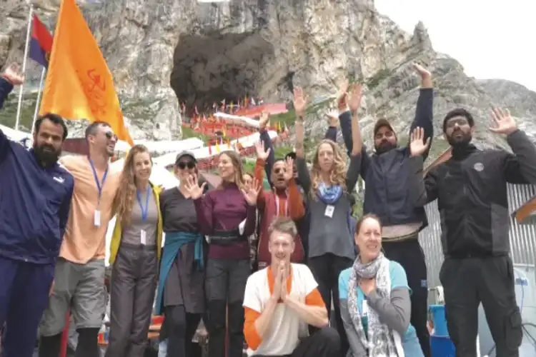 9 foreigners undertake Amaranth Yatra