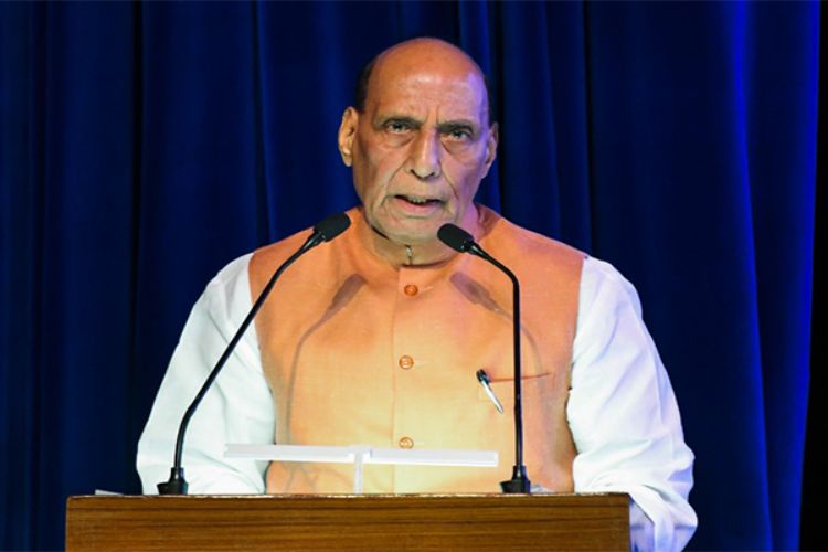 Defense Minister Rajnath Singh paid tribute to Kargil heroes