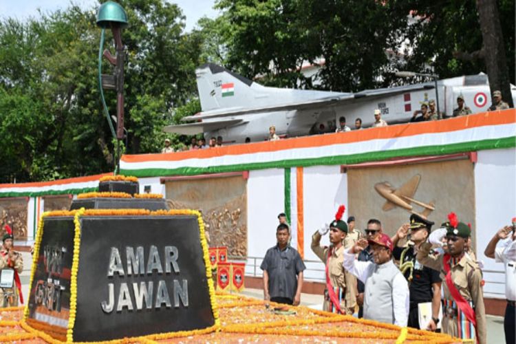Assam Governor, Chief Minister pay tribute to Kargil martyrs