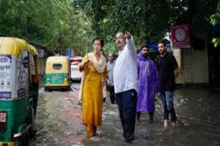 Atishi criticized the Delhi government over waterlogging