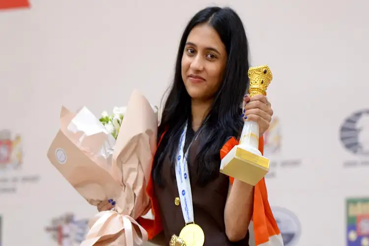 Maharashtra cabinet congratulates Divya Deshmukh for world chess title win