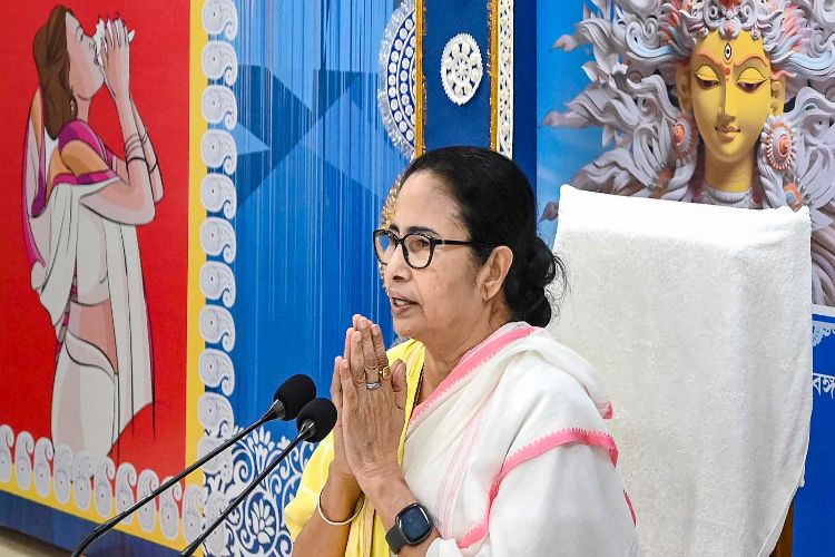 Mamata hikes grants for Durga Puja committees to Rs 1.10 lakh, opposition calls it 'election gift'