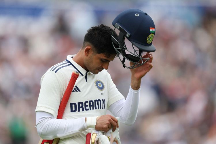 Gill lost his wicket by getting run out, India are at 85 for three
