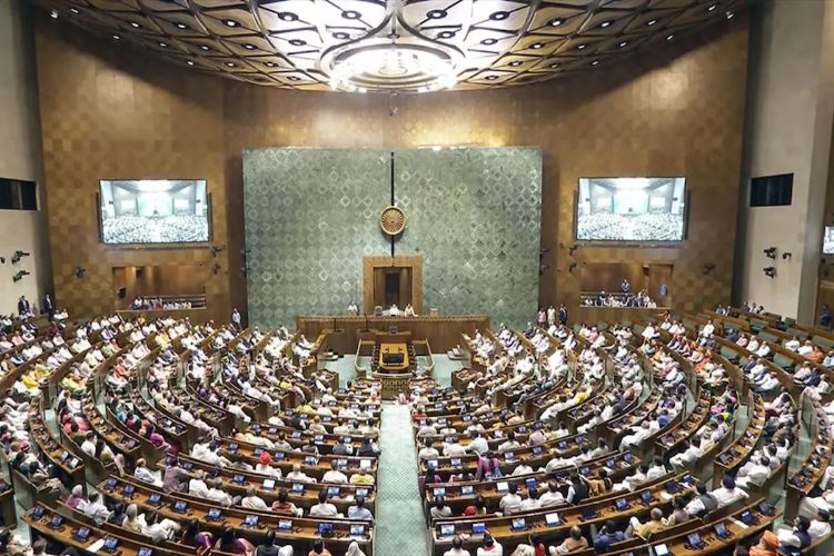 Monsoon Session: Important bills will be discussed and passed in Lok Sabha today
