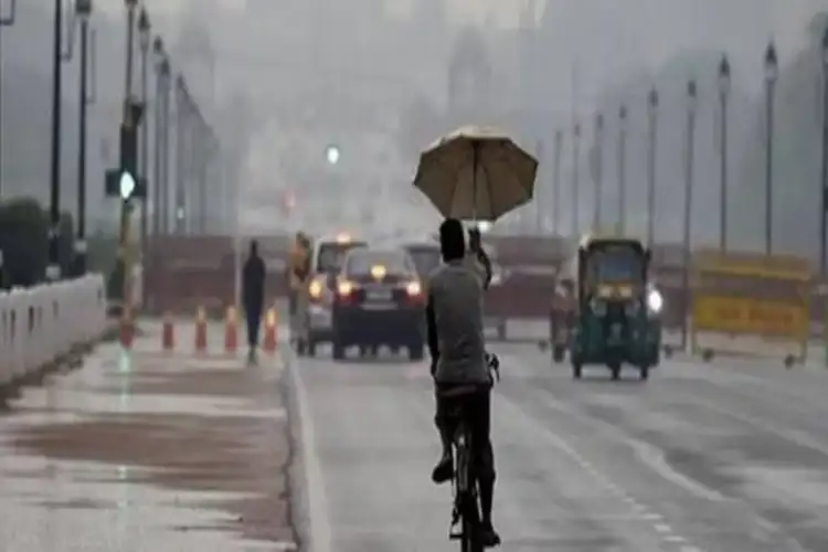 Humid weather in Delhi in the morning, chances of rain
