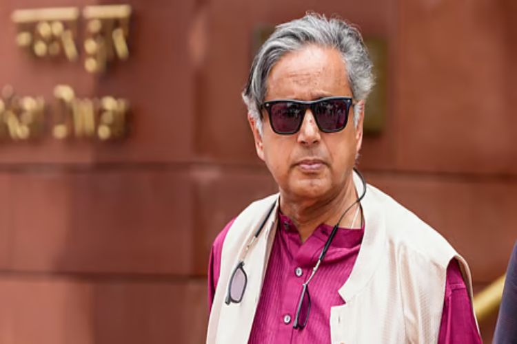 Case of remarks against the Prime Minister: Court extends stay on defamation proceedings against Tharoor