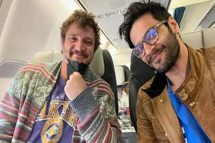 Pedro Pascal poses for a photo with Ali Fazal: ‘Shhhhh’