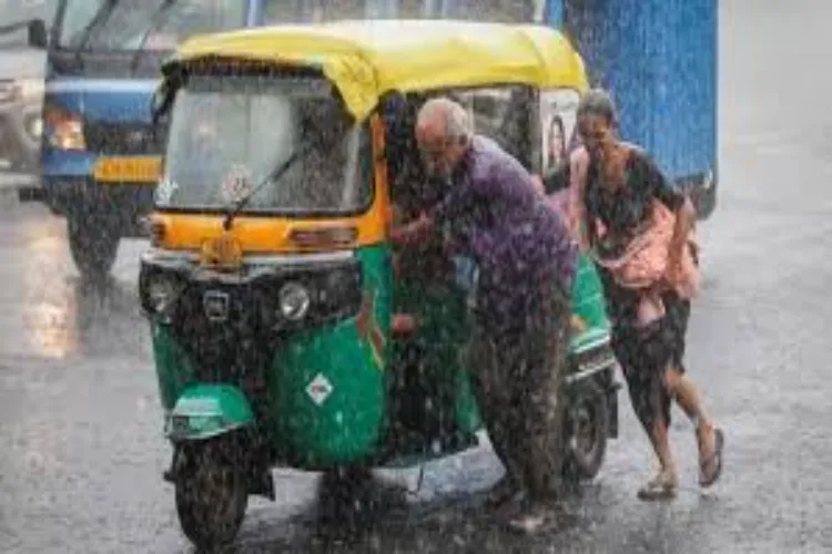 IMD issued orange alert in eight districts of Gujarat, heavy rains also affected life in Himachal and Delhi-NCR