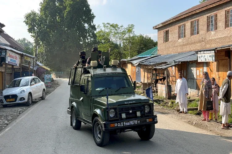 Jammu and Kashmir: Anti-terrorism operation continues in Kulgam for the third day