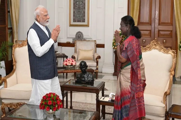 PM Modi meets President Murmu
