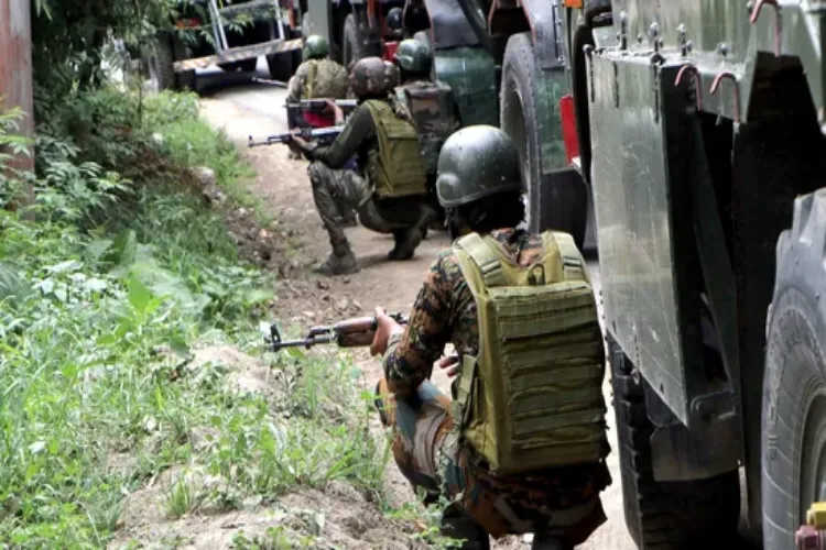 Jammu and Kashmir: Anti-terror operation continues in Kulgam for the fourth day, one terrorist killed