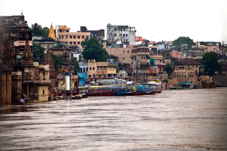 UP: Many areas of Varanasi submerged due to the rise of Ganga