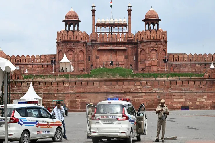 New Delhi: Five Bangladeshi citizens living illegally near Red Fort arrested