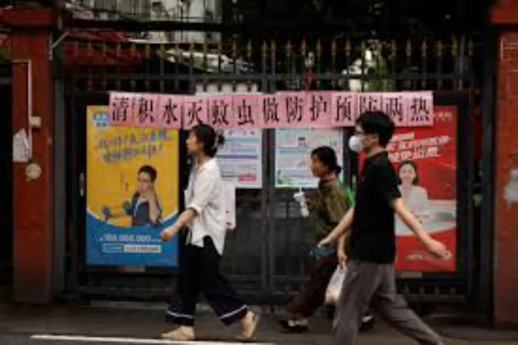 China takes strict measures to deal with the growing outbreak of Chikungunya virus, thousands of people fall ill