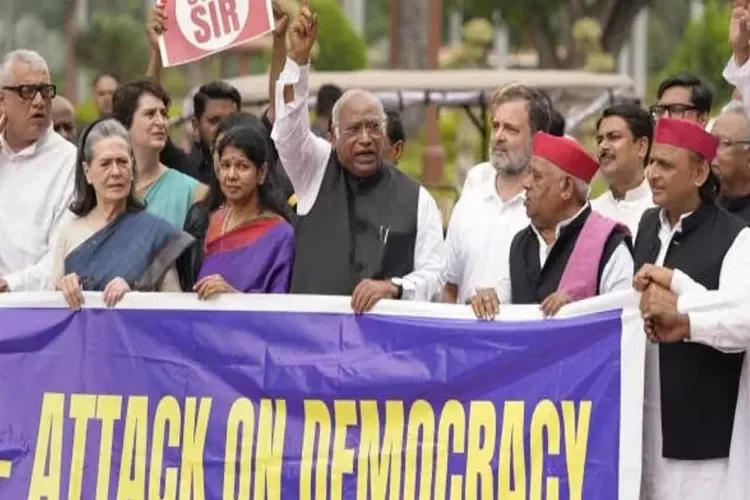 Opposition leaders including Sonia, Kharge protest against SIR in Parliament premises