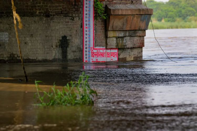 Yamuna water level reached close to the danger mark in Delhi