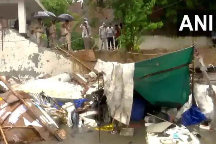 7 killed in wall collapse in Delhi's Hari Nagar, heavy rain caused the cause