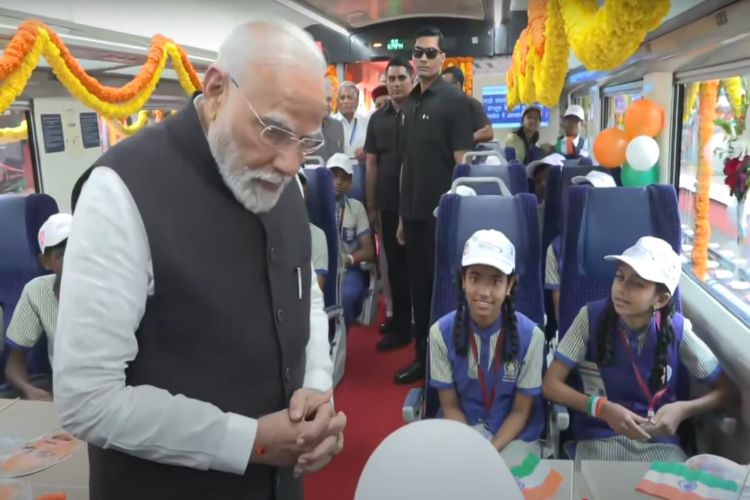 PM Modi inaugurates the 'Yellow Line' of Bengaluru Metro Rail