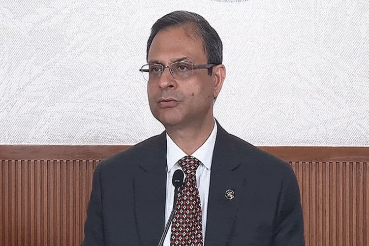 Banks free to fix minimum balance in savings accounts: RBI Governor