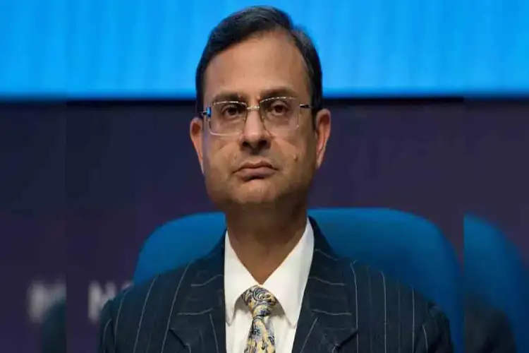 RBI does not regulate minimum balance requirements for banks: RBI Governor