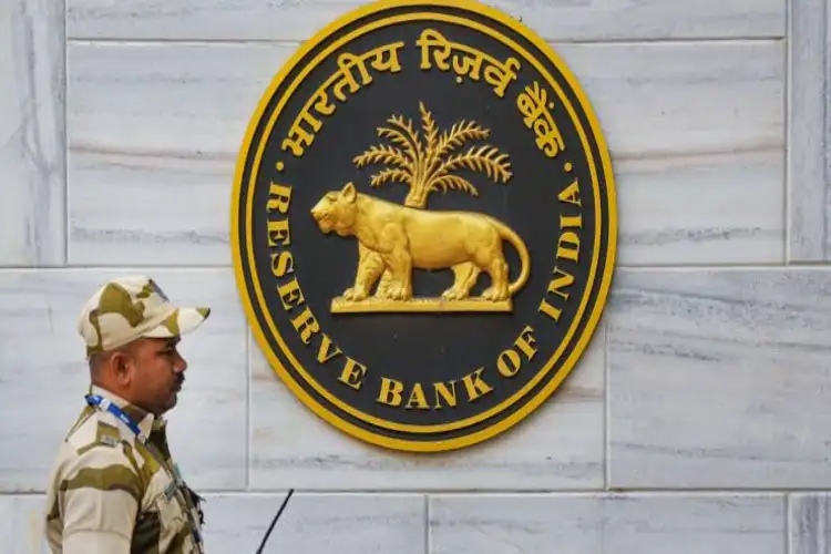 RBI allows investment of surplus rupee balances in special vostro accounts into Govt Securities