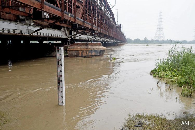 Yamuna water level in Delhi reached close to the danger mark