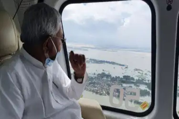 Nitish did an aerial survey of flood-affected districts