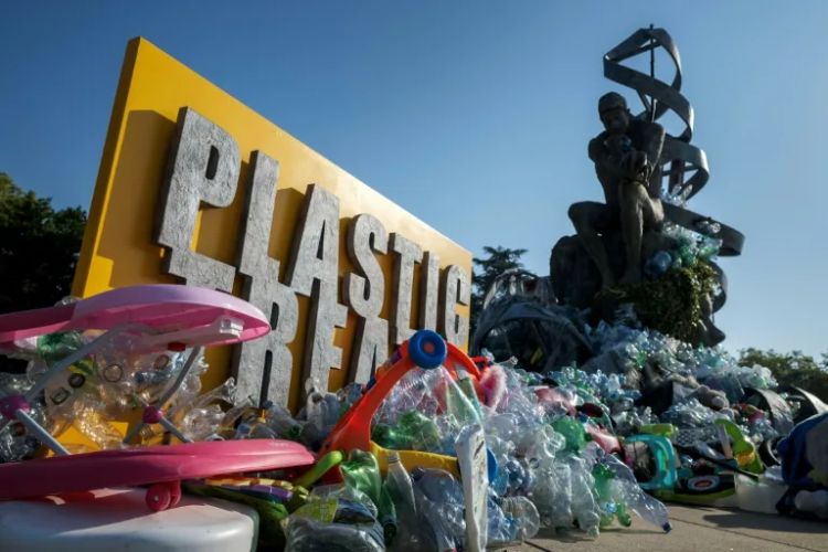 Plastic treaty talks: Deadlocked as new draft does not mention binding production limits