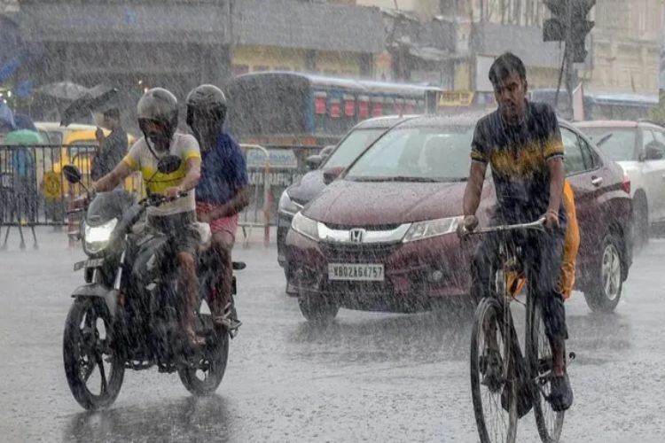 Heavy rain forecast in 24 districts of Uttar Pradesh, alert issued